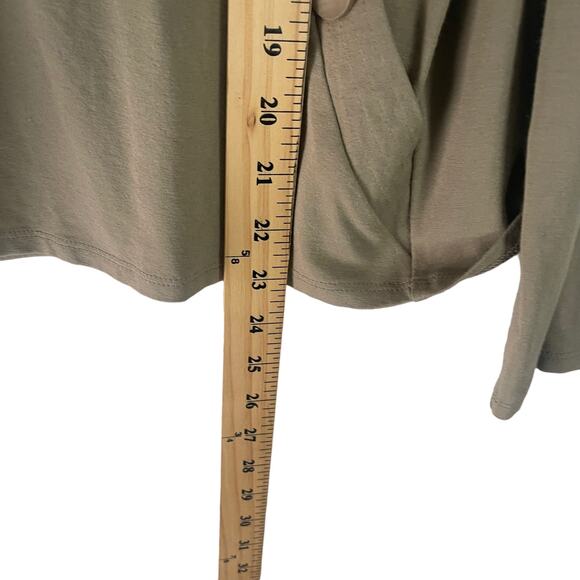 J.‎ Jill Women's Size Small Sage Green Asymmetrical Button Rayon Top - Picture 9 of 9